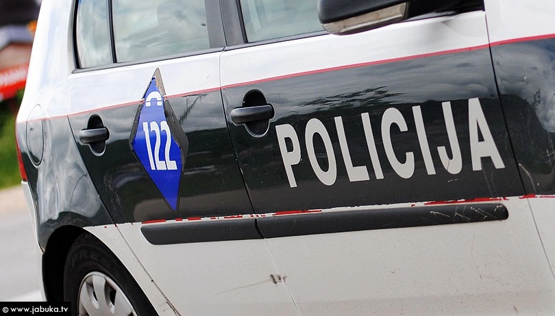 U pretresu kuće u Travniku pronađeno vatreno oružje i preko kilogram droge